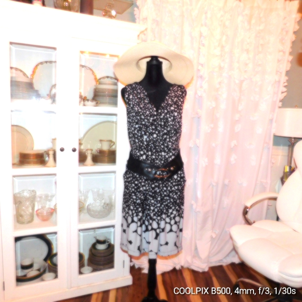 (29)Bisou Bisou Dress Size 12 with bl belt absolutely gorgeous